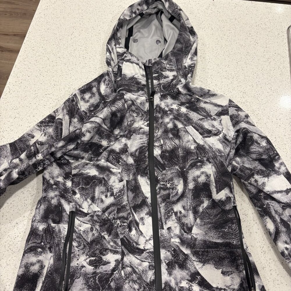 Lulu Lemon Break a Trail Jacket Size 6